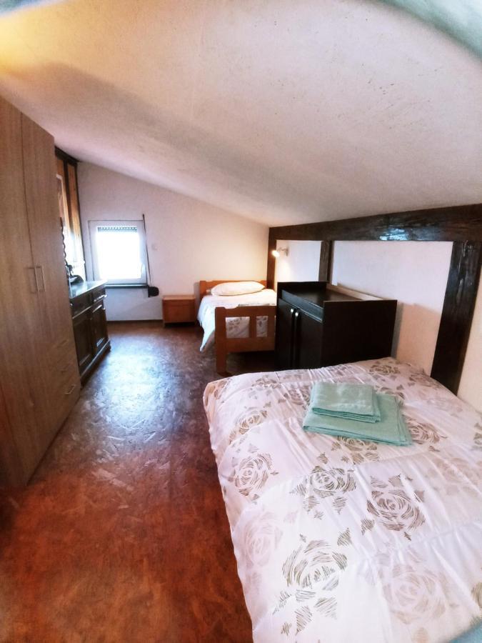 Apartments Pomjan Pogled Na Gore 외부 사진
